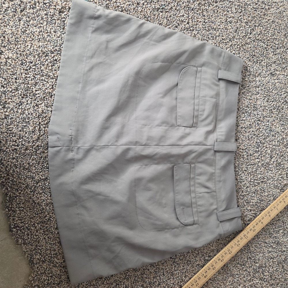 Nike Golf Skort Womens Gray Activewear Skirt Built-in Shorts Size 12 32 Waist - Picture 2 of 6